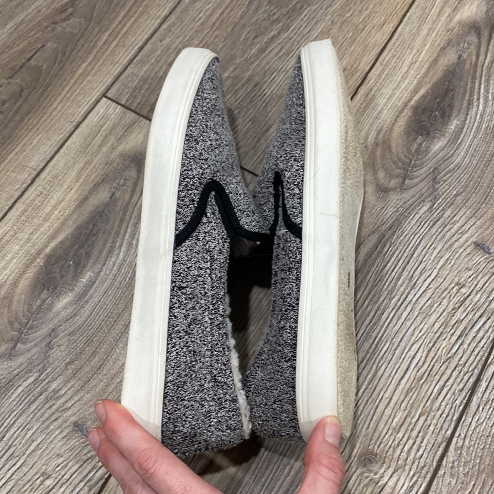 OLD NAVY Sneakers Slip On Black & White Furry Interior Sz 10 - Picture 6 of 8